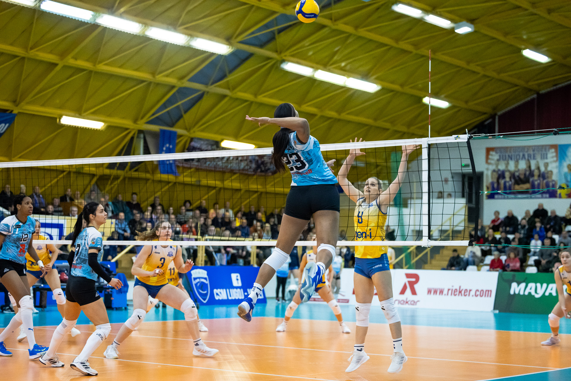 CEV Challenge Cup! CSM Lugoj – Nova Gorica 3-2, victorie umbrită de un arbitraj sub orice critică