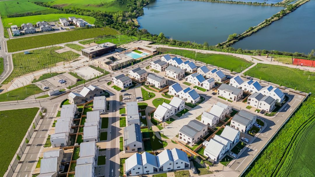 Ce au în comun suburbiile moderne din Europa de Vest și Liziera de Lac, ansamblul premium de lângă București, ales de David Popovici?