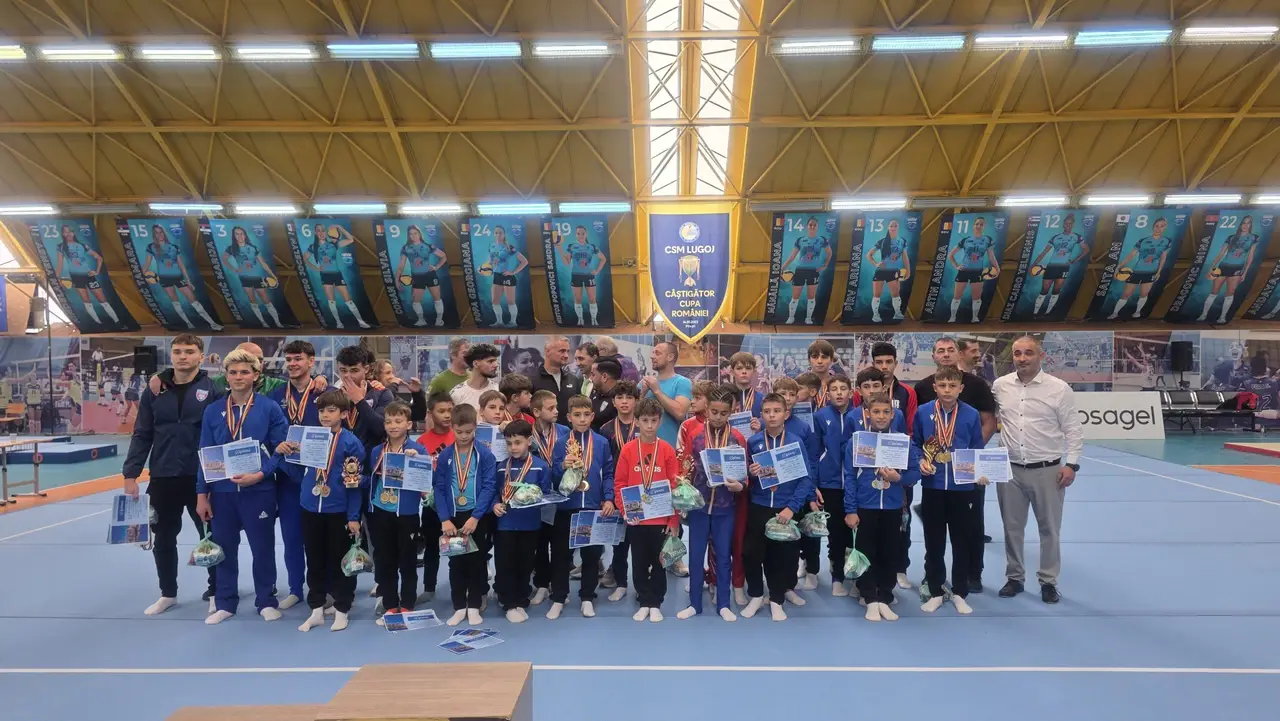 [FOTO] Au scris istorie! Gimnaștii de la CSȘ Lugoj a urcat de peste o sută de ori pe podium în doar un weekend – Redeșteptarea