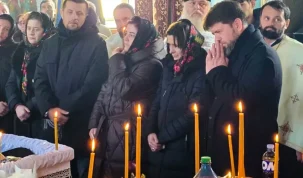 Durere și rugăciune la Răzeni. Episcopul Ignatie, alături de părintele Vladimir Beregoi, la înmormântarea tatălui său – stiriest.ro