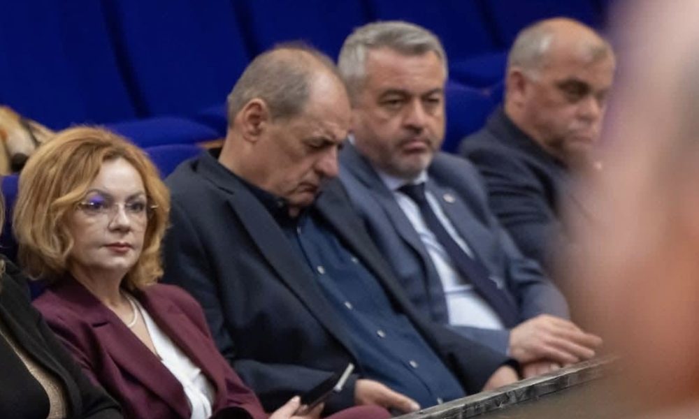 Ciupilan, surprins în “profundă reflecție” la Bacău. Somn strategic pentru economia și dezvoltarea Hușului – stiriest.ro