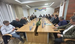 (VIDEO) Nouă comune tulcene au semnat contracte pentru modernizarea iluminatului public prin finanțare de la Administrația Fondului de Mediu