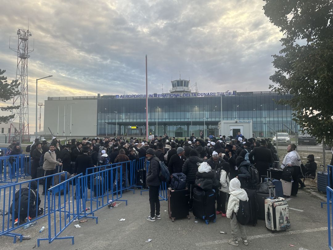 (VIDEO) Aeroportul Internațional Delta Dunării luat cu asalt de evreii participanți la Rosh Hashanah 2025!
