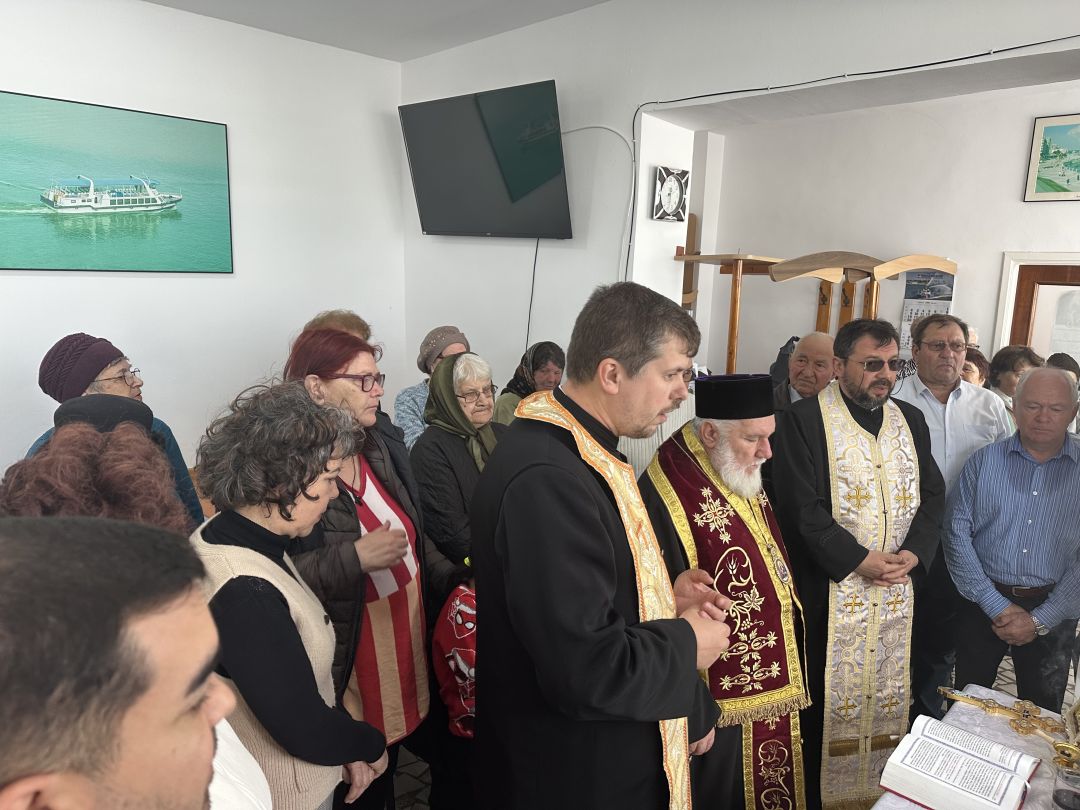 Gest de solidaritate în Joia Mare: sprijin pentru pensionarii tulceni, oferit de PS Visarion