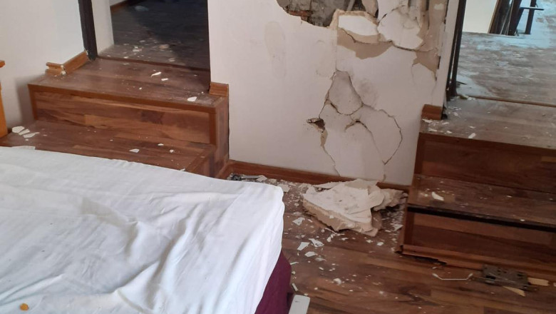 Doi tineri din Murgeni, reținuți după ce au spart o casă și au distrus bunurile din interior – stiriest.ro