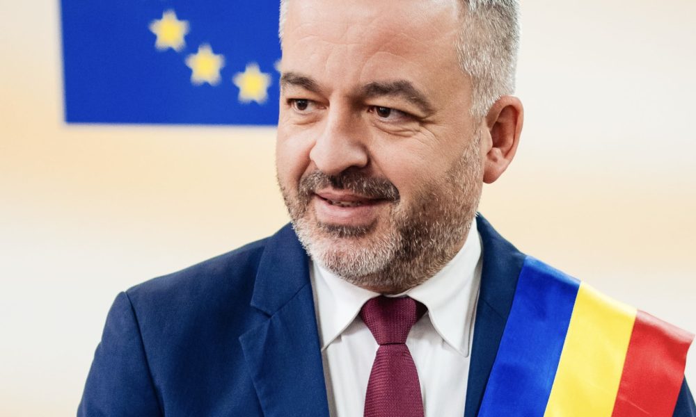 Primarul Lucian Braniște premiază elevii cu rezultate deosebite la „Gala Excelenței în Educație 2025”  – stiriest.ro