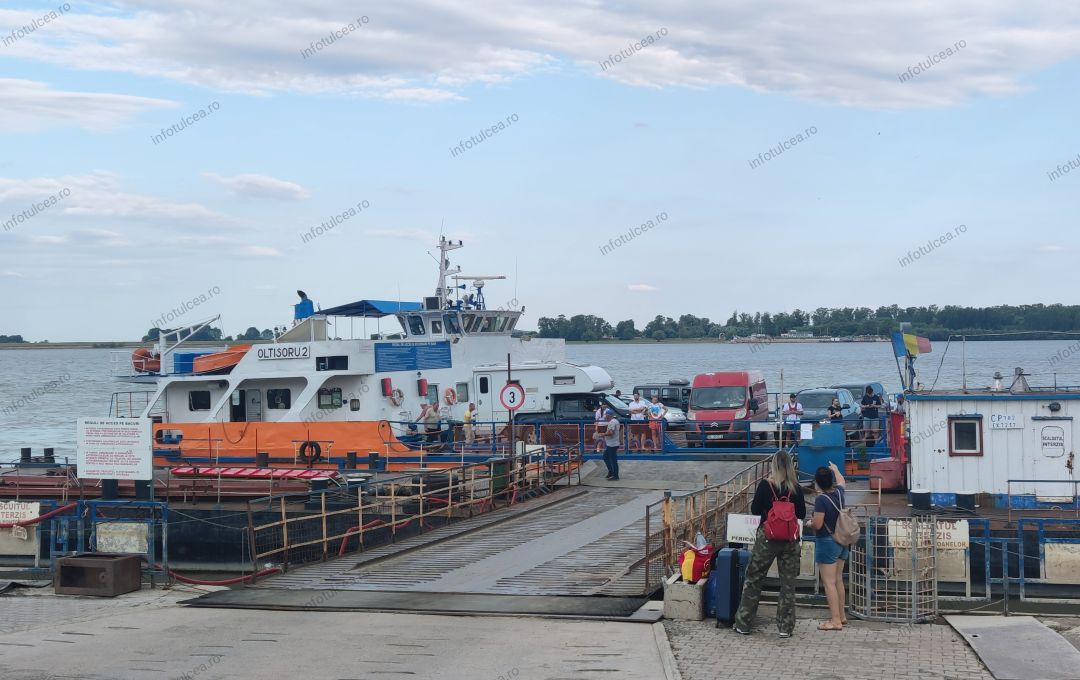 Trecerea cu bacul de la I.C. Brătianu la Galați suspendată trei ore!