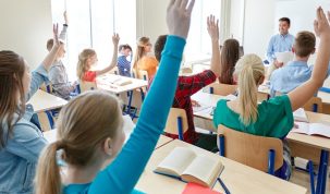 INVESTIȚII ÎN EDUCAȚIE: Burse de merit pentru 30 de elevi din județul Tulcea