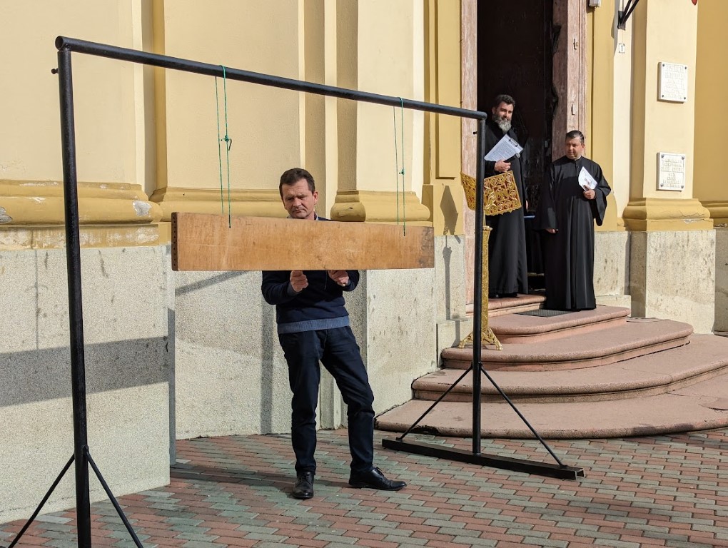 Glas de toacă la Lugoj! Creștinii sunt invitați la un eveniment cultural-spiritual în fața Bisericii “Adormirea Maicii Domnului”