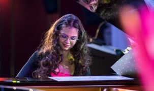 Gala Premiilor Lugojene! Patricia Roșca, fata cu degetele de aur, distinsă cu ”Trofeul de excelență pentru educație”