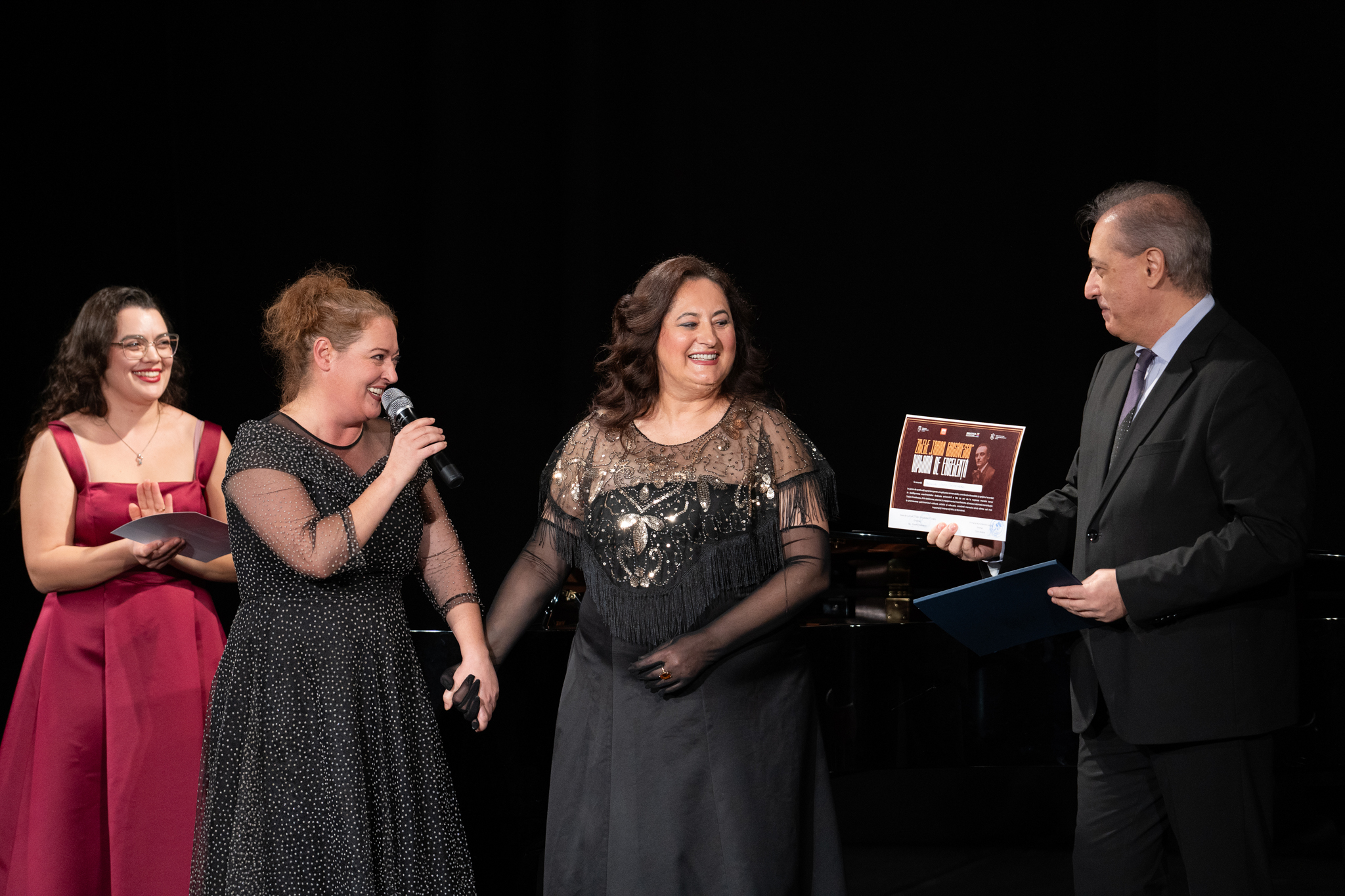 [FOTO] Eveniment cultural de înaltă ținută artistică! ”Traian Grozăvescu. O voce. Un destin. O moștenire”