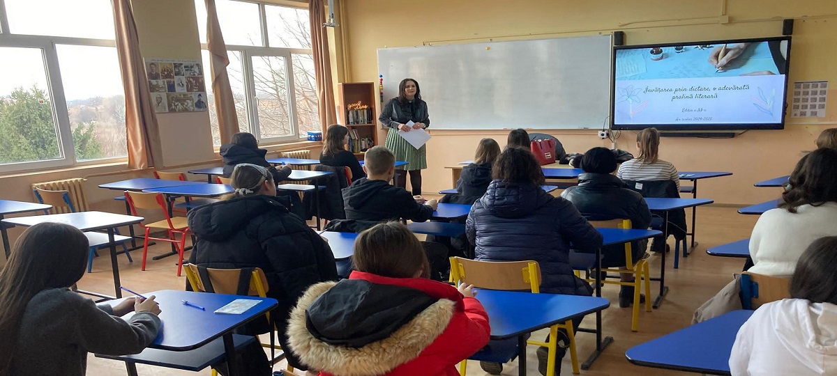 Liceul Tehnologic ”Valeriu Branişte” marchează Ziua Internaţională a Scrisului de mână printr-o dictare colectivă
